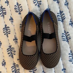 Rothy's girls size 2 Black and tan Checkered Flats